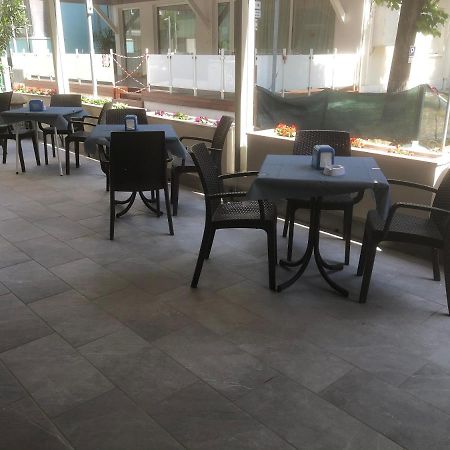 Hotel Laura Ρίμινι Εξωτερικό φωτογραφία