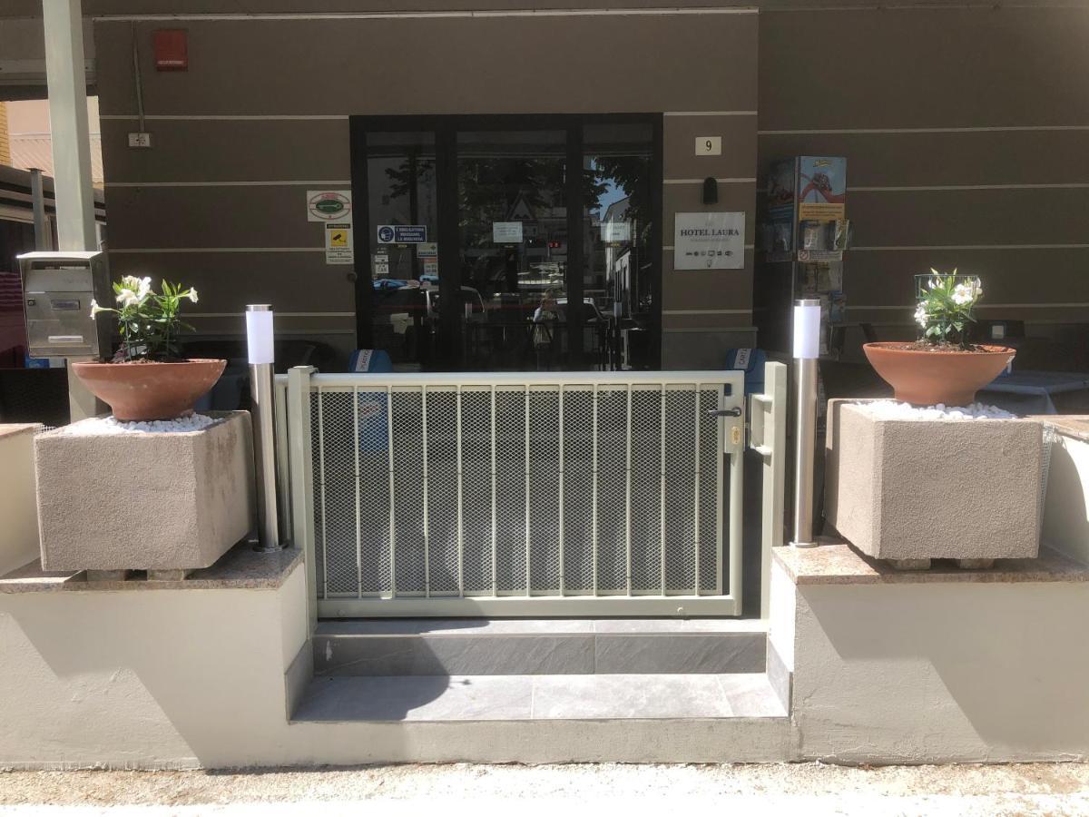 Hotel Laura Ρίμινι Εξωτερικό φωτογραφία
