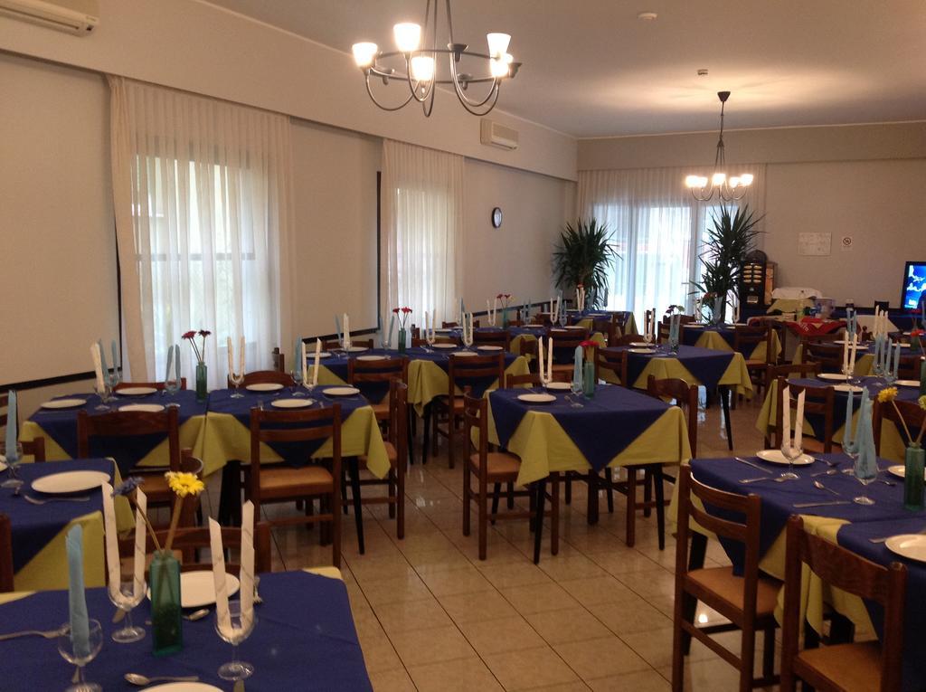 Hotel Laura Ρίμινι Εξωτερικό φωτογραφία