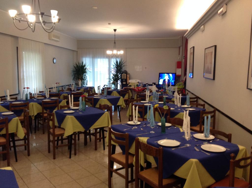 Hotel Laura Ρίμινι Εξωτερικό φωτογραφία
