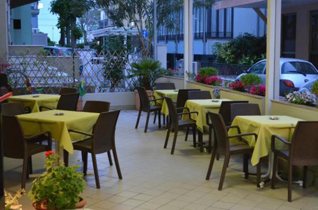 Hotel Laura Ρίμινι Εξωτερικό φωτογραφία
