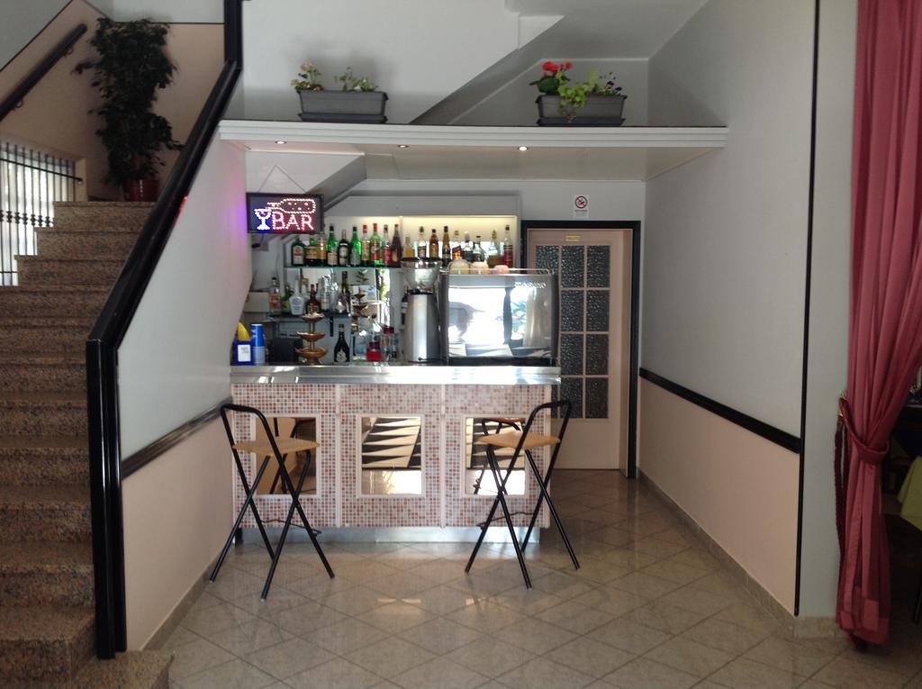 Hotel Laura Ρίμινι Εξωτερικό φωτογραφία