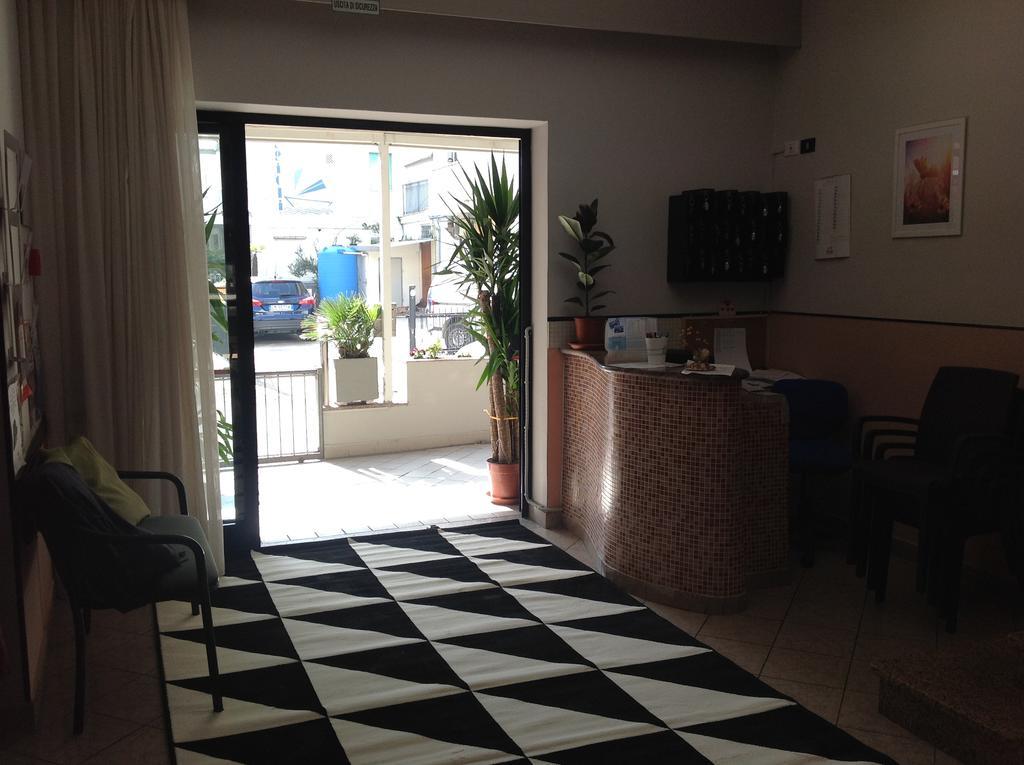 Hotel Laura Ρίμινι Εξωτερικό φωτογραφία