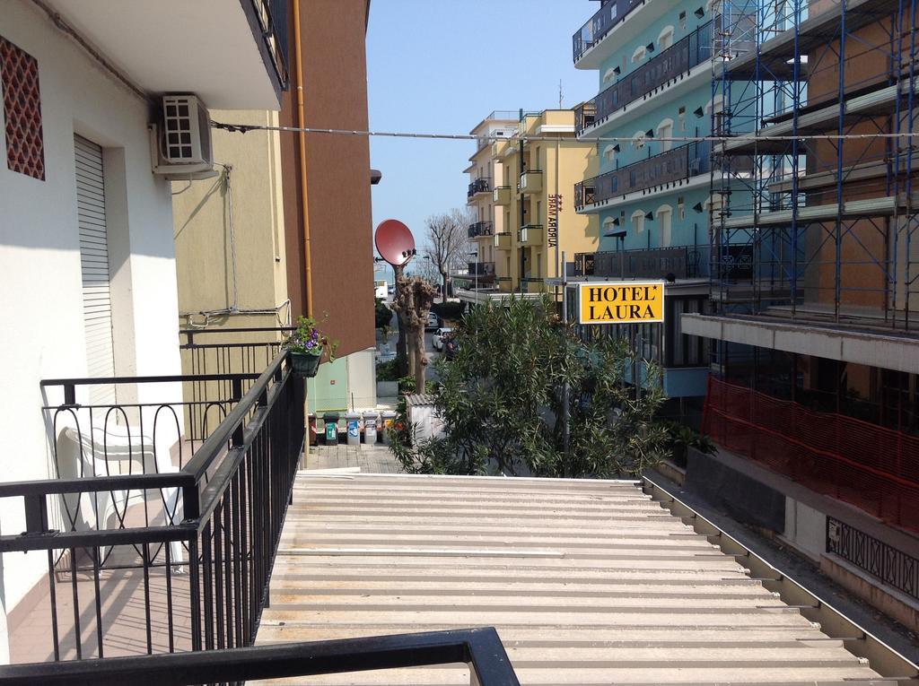 Hotel Laura Ρίμινι Εξωτερικό φωτογραφία