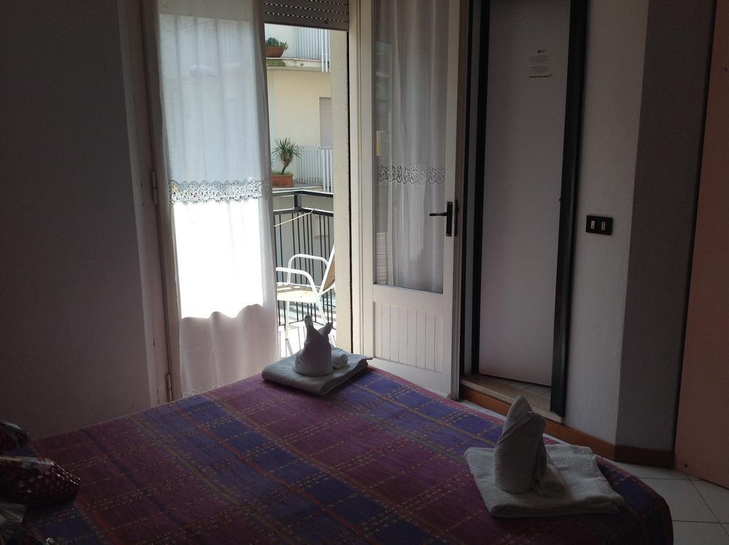 Hotel Laura Ρίμινι Εξωτερικό φωτογραφία