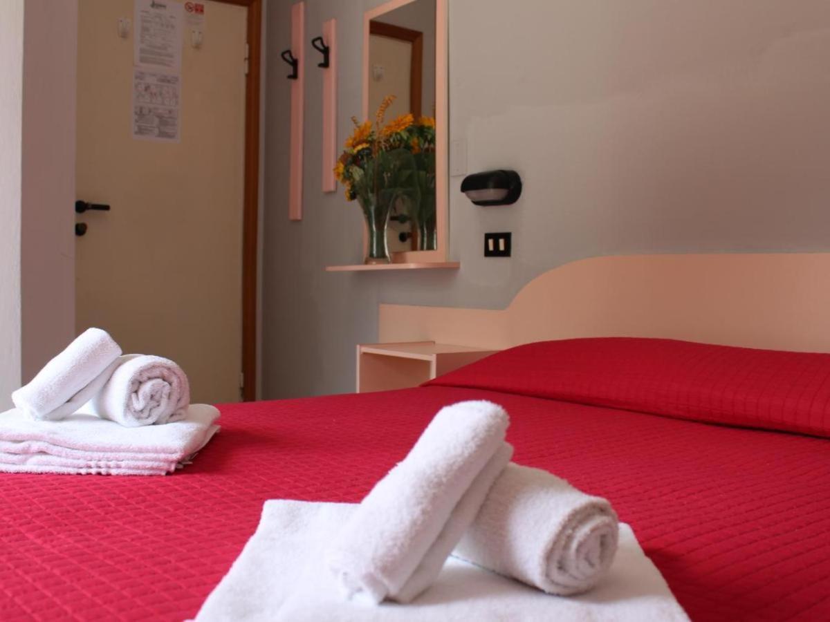 Hotel Laura Ρίμινι Εξωτερικό φωτογραφία