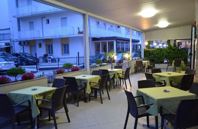 Hotel Laura Ρίμινι Εξωτερικό φωτογραφία